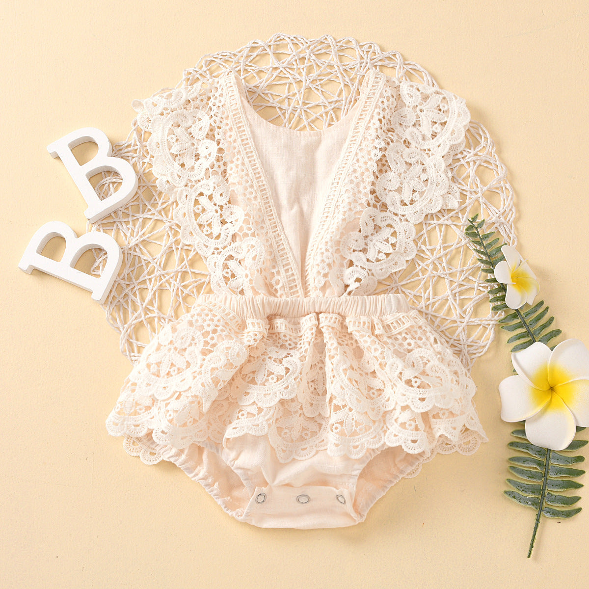 Solid Color Lace Lace Baby Jumpsuit